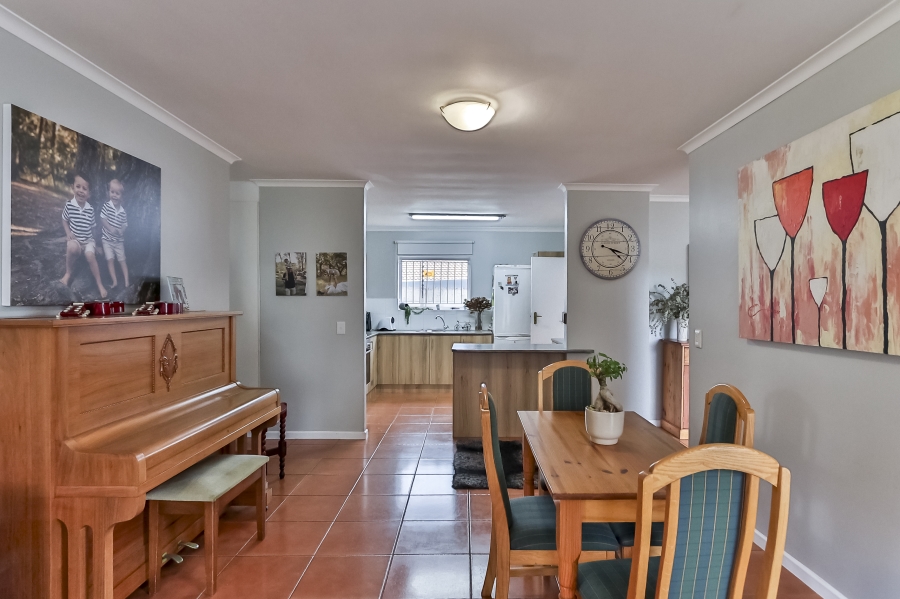 To Let 3 Bedroom Property for Rent in Somerset Ridge Western Cape
